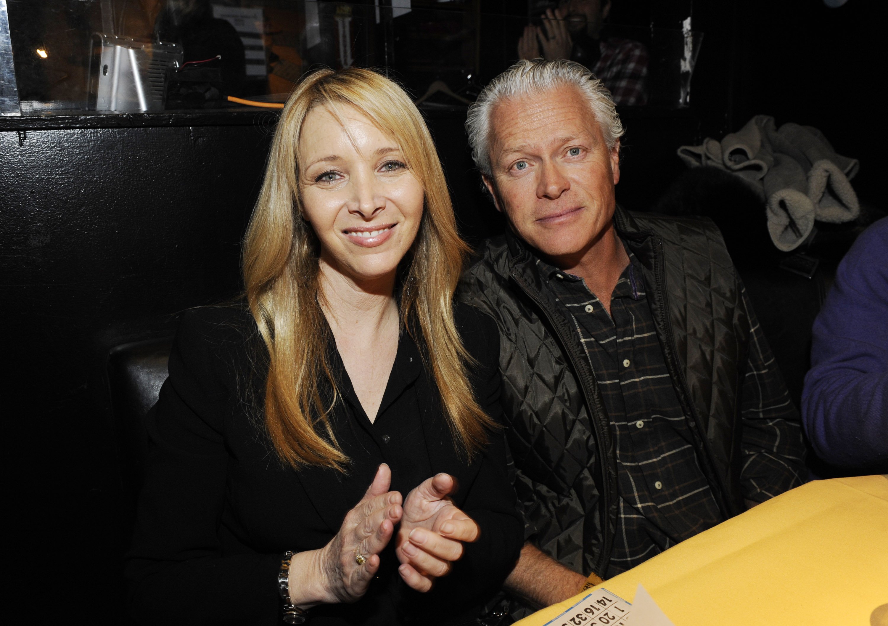 Michel Stern and Lisa Kudrow playing Bingo at The Roxy Theatre on March 7, 2012, in West Hollywood. |  Source: Getty Images