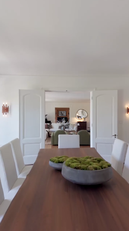 There are different living areas with clear separations for people who don't like open-floor concepts. | Source: Instagram/weahomes