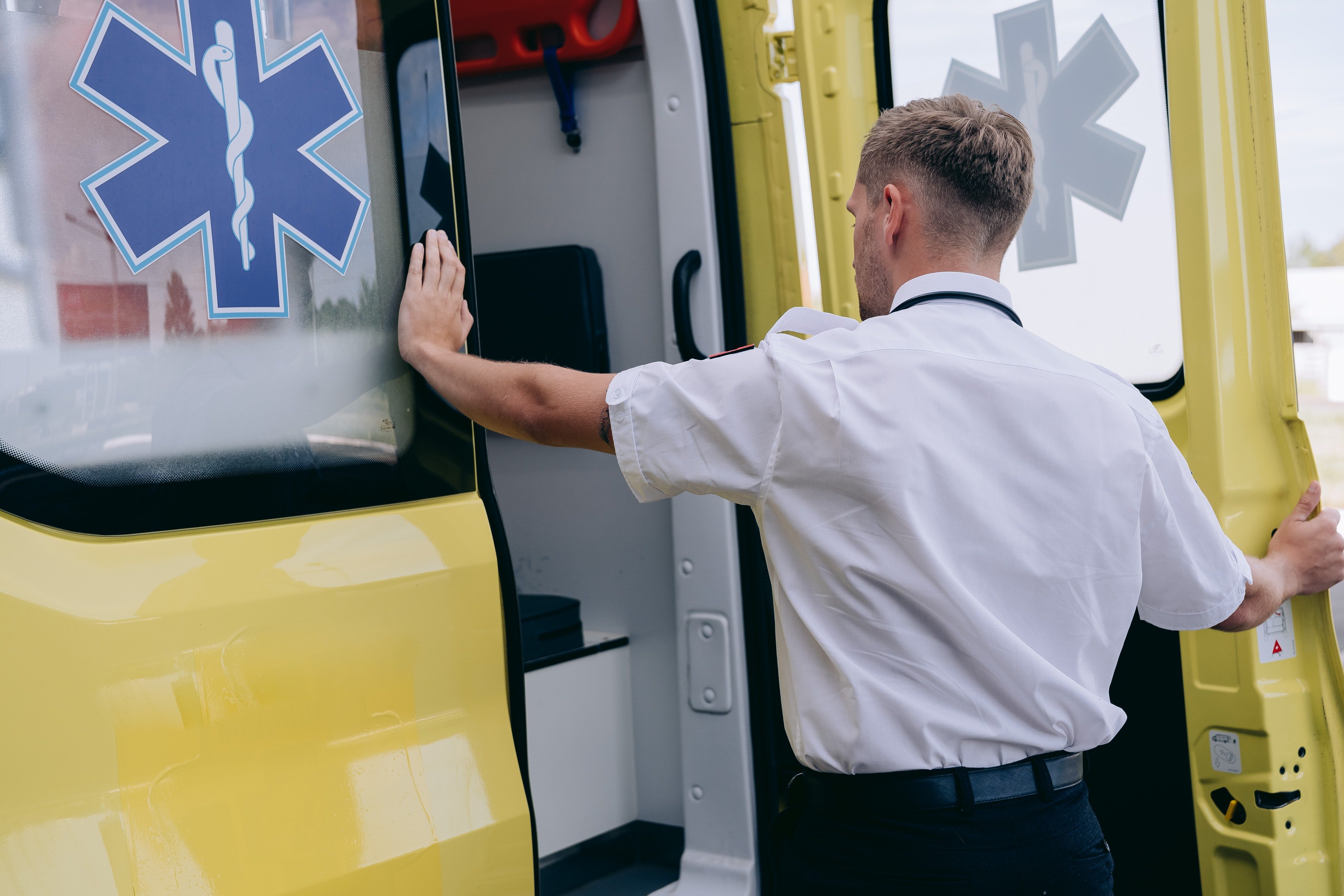 The woman was rushed to a hospital. | Source: Pexels