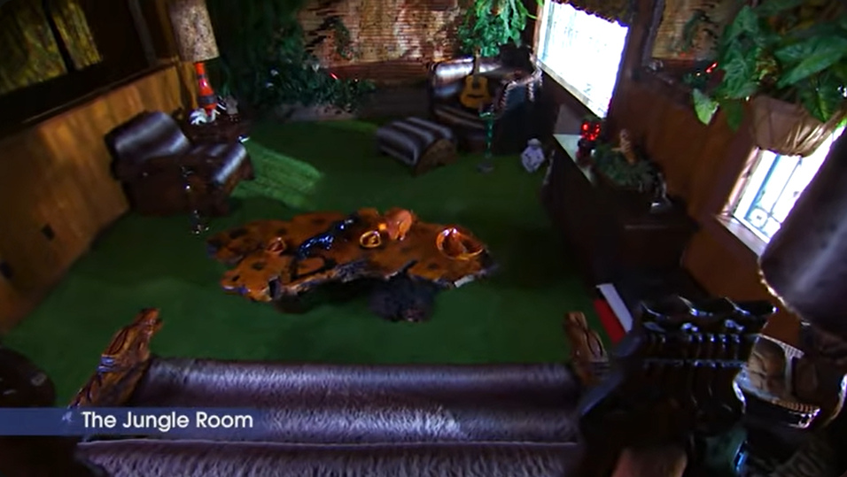 Elvis Presley's parents' Jungle Room in his Graceland Mansion from a video dated October 18, 2016 | Source: youtube.com/@VisitGraceland