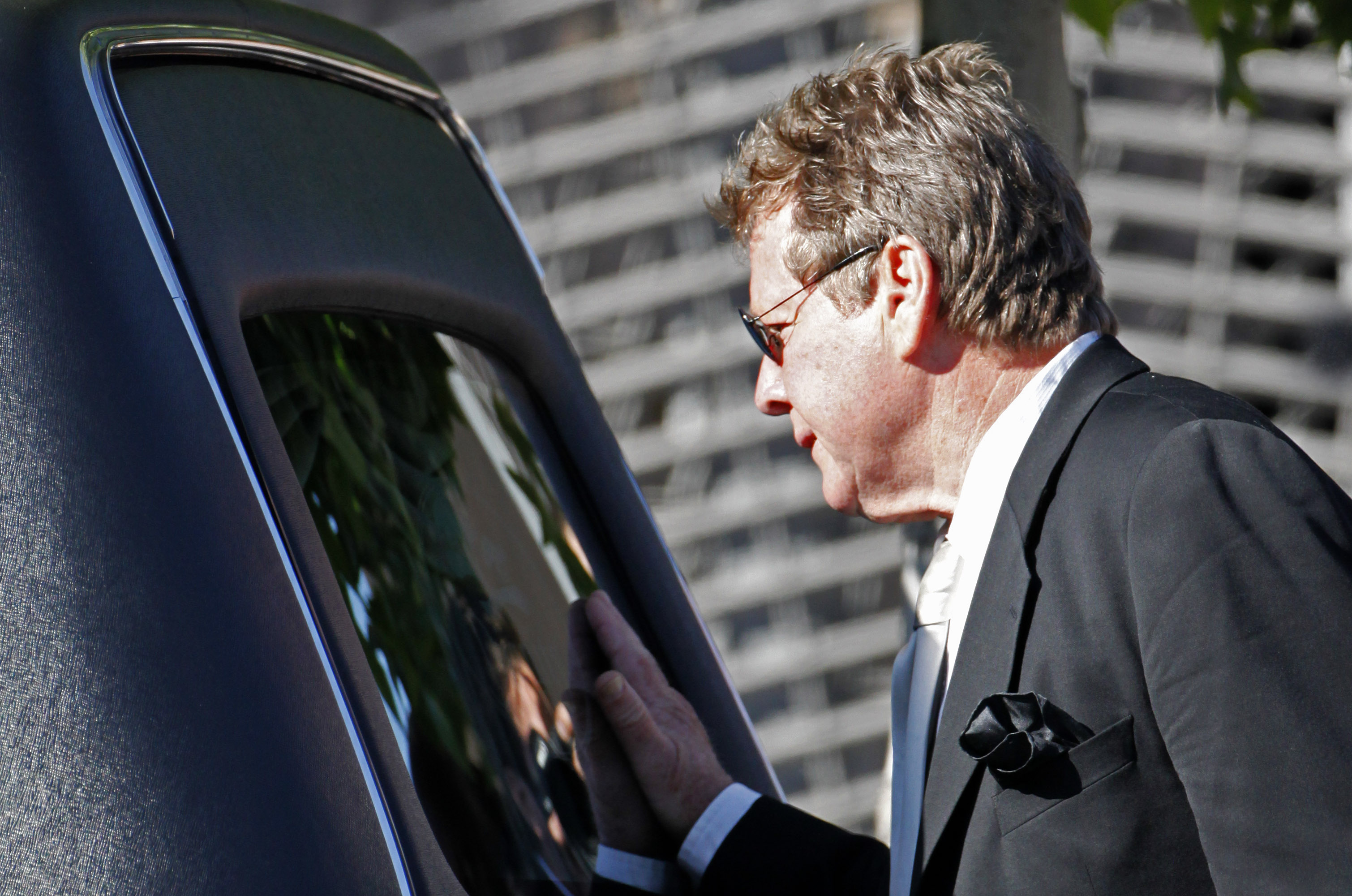 Ryan O'Neal at Farrah Fawcett's funeral at Cathedral of Our Lady on June 30, 2009, in Los Angeles, California | Source: Getty Images
