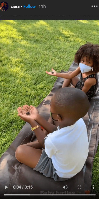 Singer Ciara's son, Future and daughter, Sienna having a lovely zoo time out in their backyard | Photo: Instagram/ciara