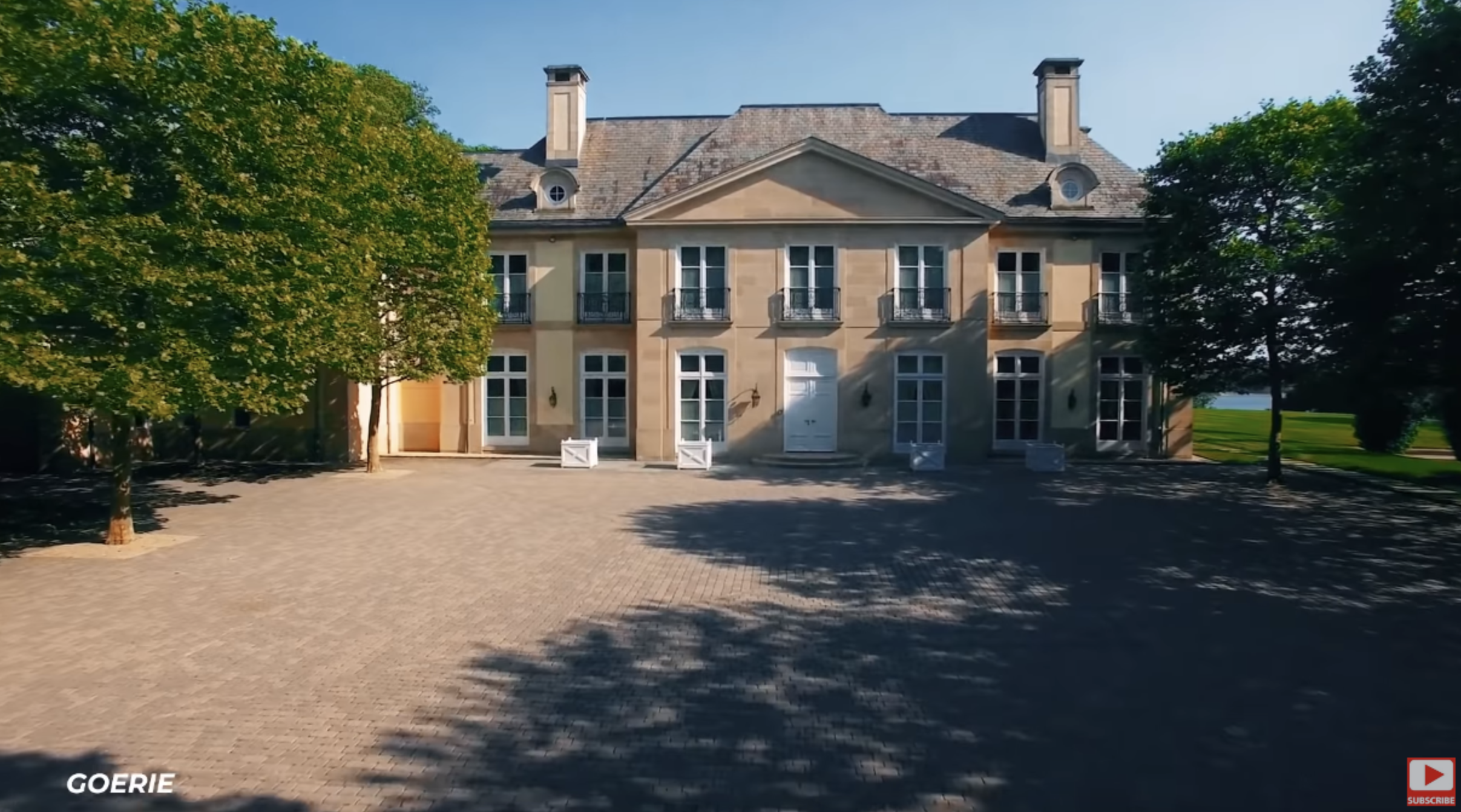 Jon Bon Jovi's magnificent mansion in New Jersey | Source: youtube.com/TheRichest