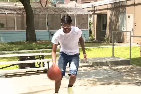 Torianto playing basketball after his recovery from his injuries | Source: Youtube/ FOX 26 Houston 