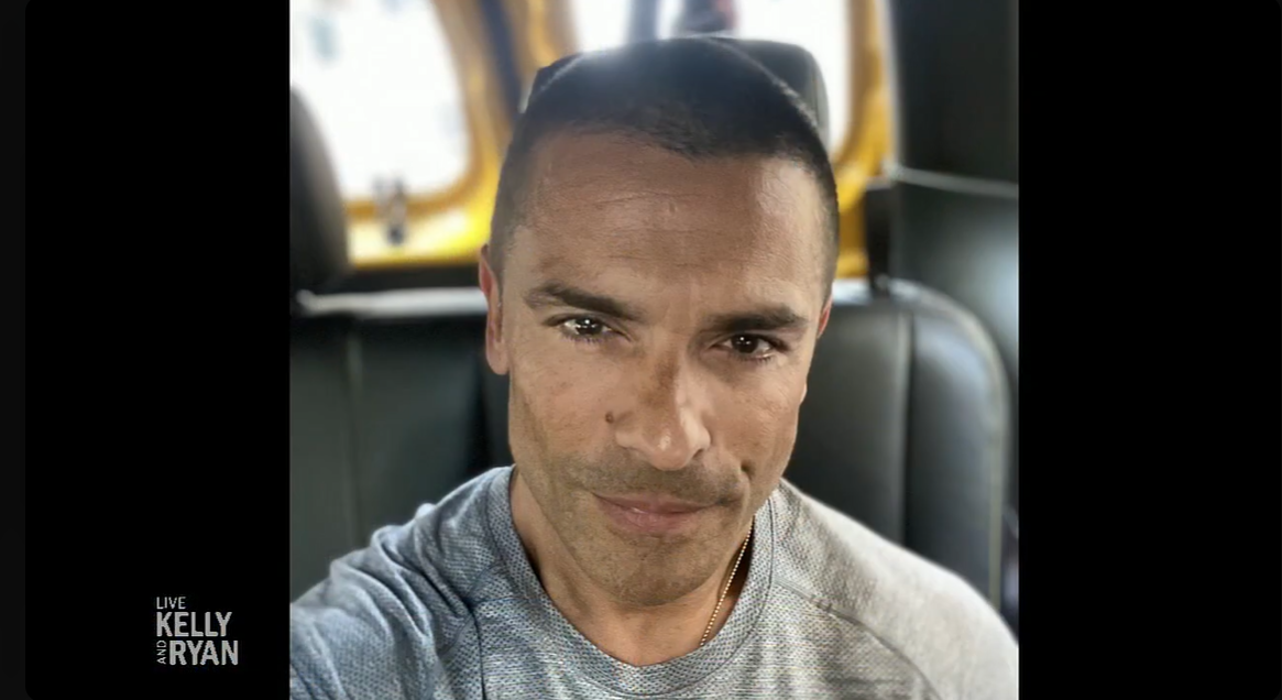 Mark Consuelos's summer hairstyle features on "LIVE with Kelly and Ryan" on July 20, 2022. | Source: YouTube/LiveKellyandMark