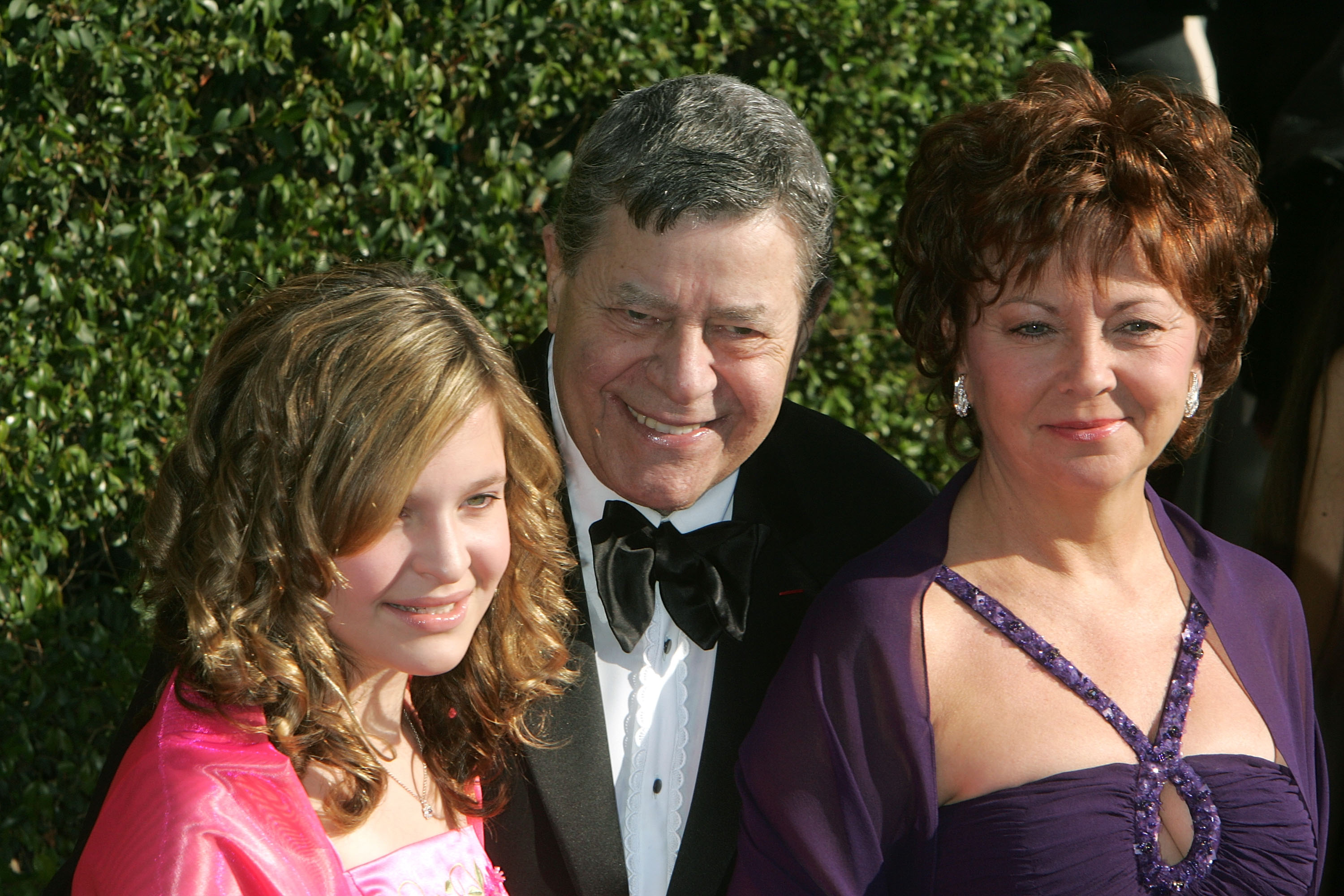 Comedian Jerry Lewis (C) and wife SanDee Pitnick (L) and daughter Danielle on September 11, 2005 in Los Angeles, California | Source: Getty Images