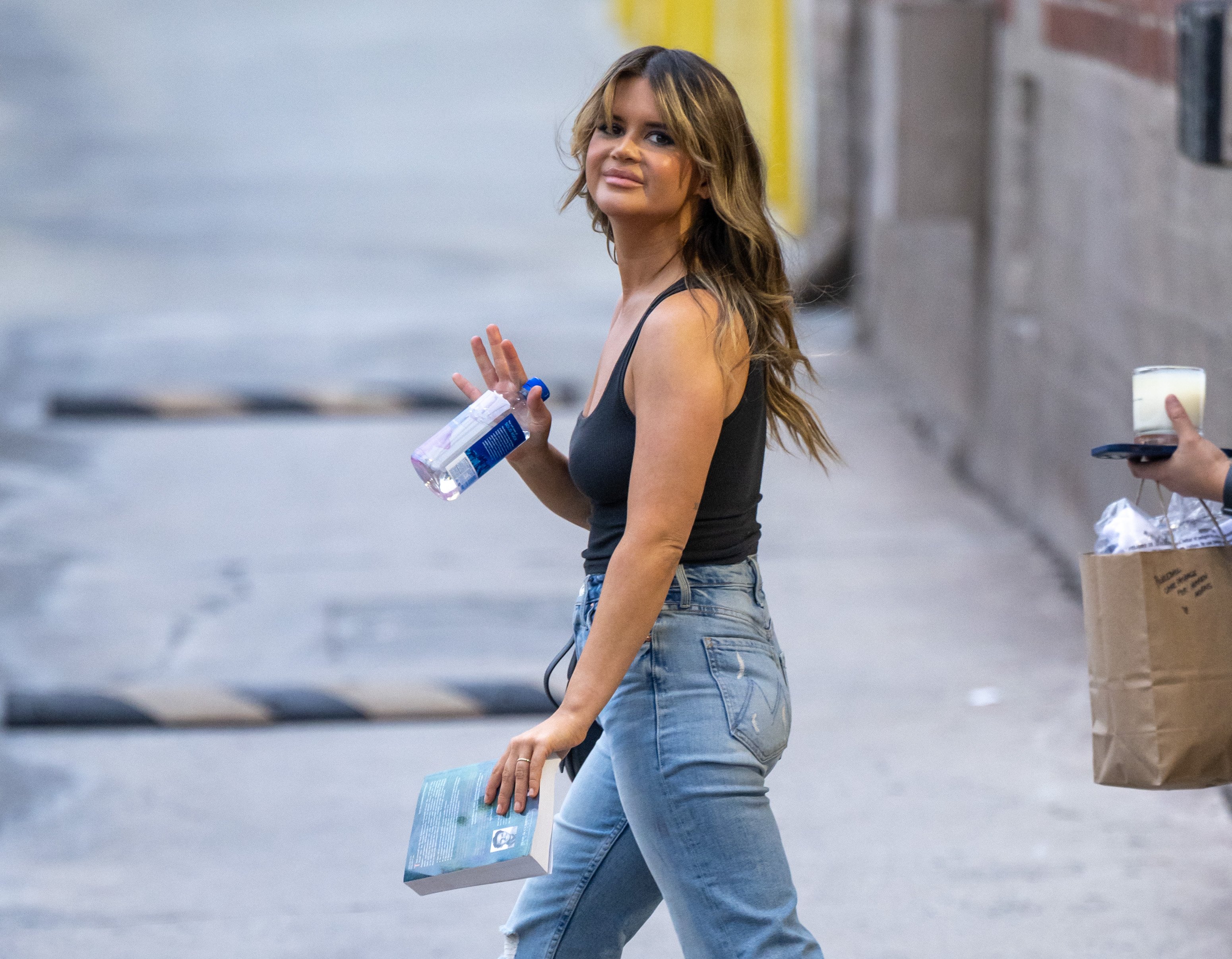 Maren Morris is seen at "Jimmy Kimmel Live" on October 12, 2022 in Los Angeles, California. | Source: Getty Images 