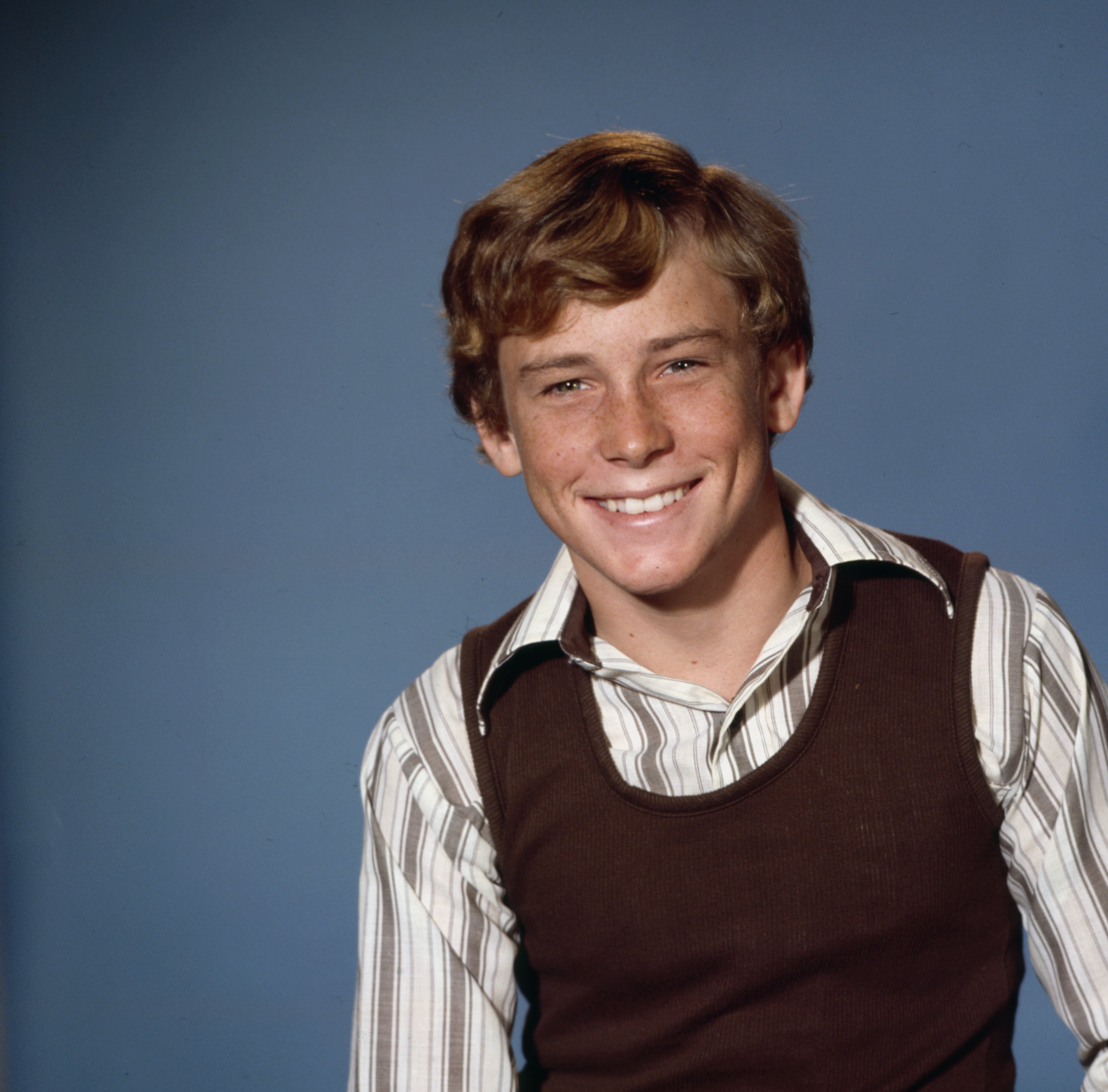 Willie Aames pose for a promotional photo for the ABC tv series 'Swiss Family Robinson'. | Source: Getty Images