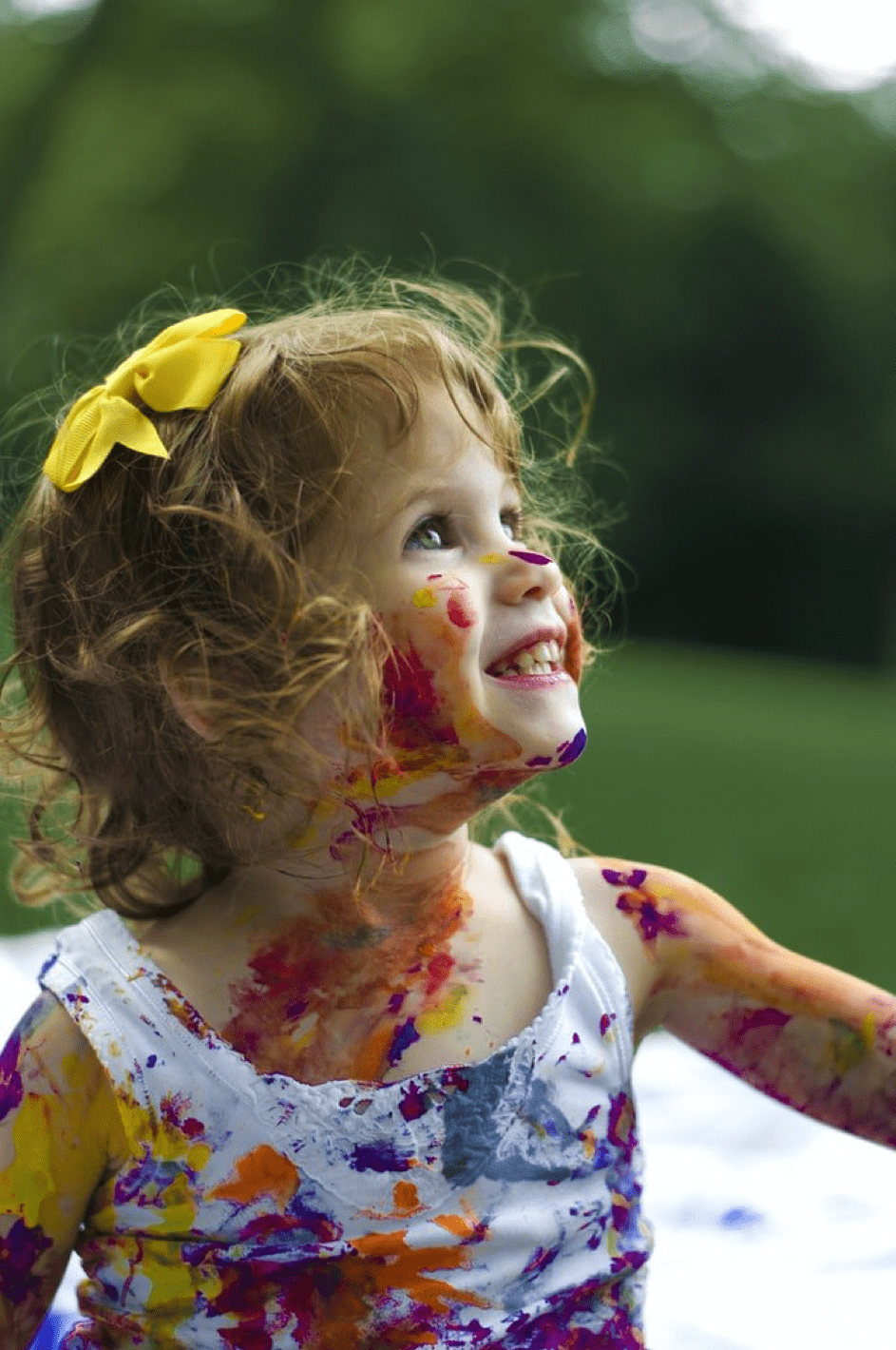 Kaja war sicher, dass ihre Mami eines Tages zurückkommen würde. | Quelle: Unsplash