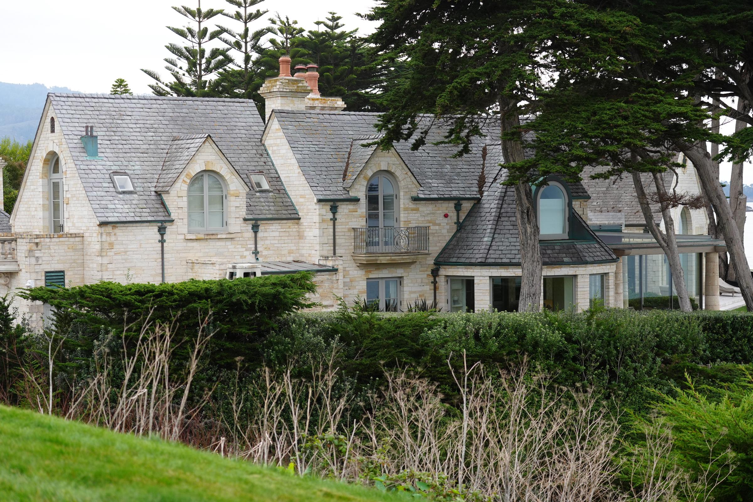 The former house of Gene Hackman that is located near the 10th green and Carmel Beach as seen on January 31, 2025 | Source: Getty Images