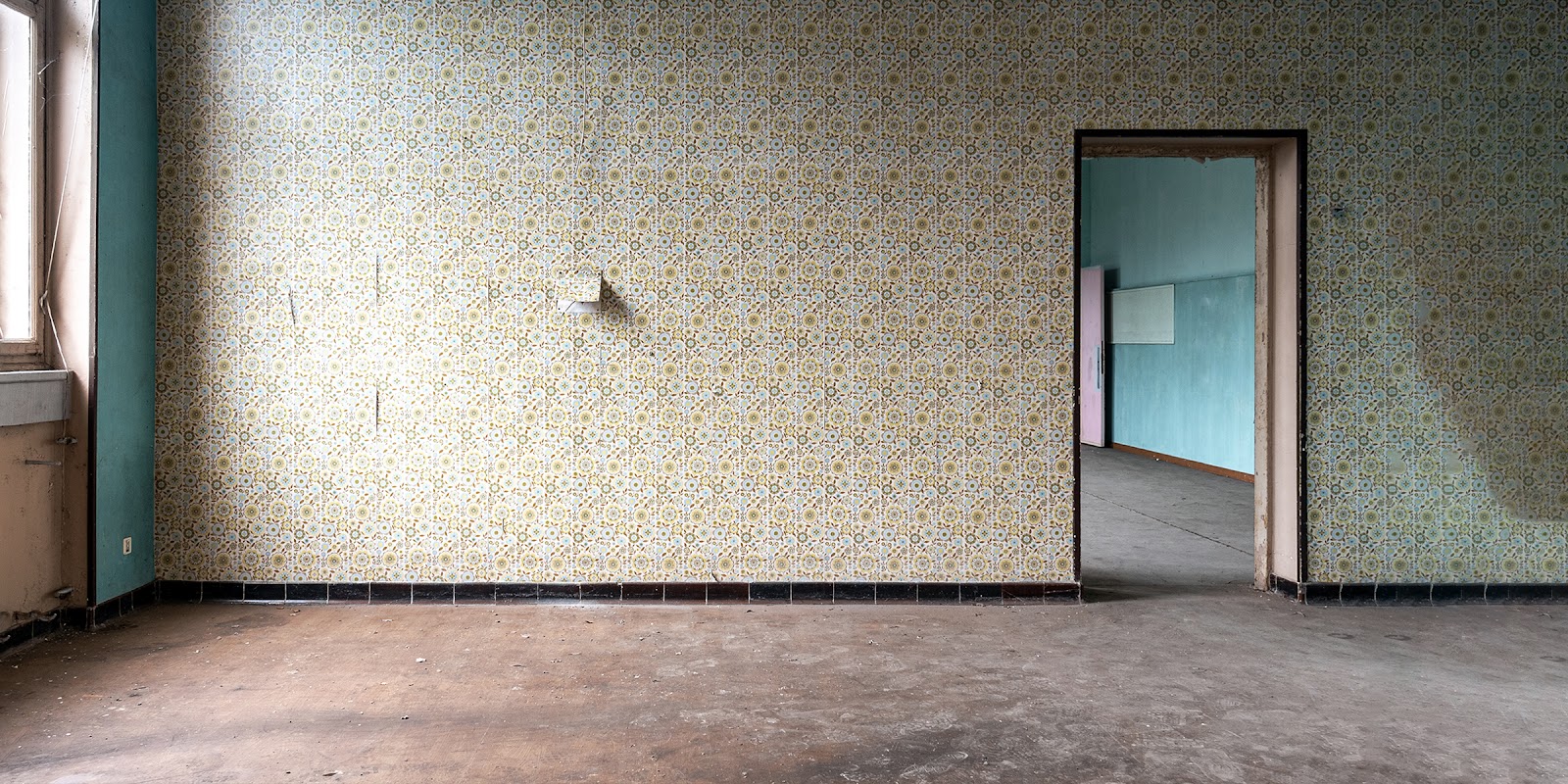 An old wall | Source: Shutterstock