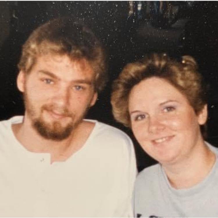 Dale and Reinette's love story began in their teenage years and endured through marriage, parenthood and retirement. Family members said their bond was unmistakable whenever the high school sweethearts were together. | Source: Facebook/Reinette Schultz