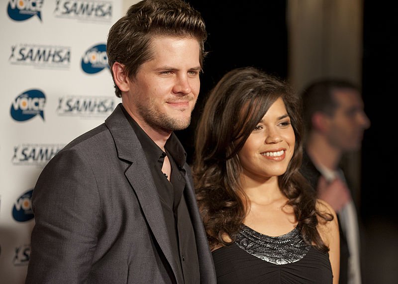 America Ferrera and Ryan Piers Williams on the red carpet at the 2010 Voice Awards | Source: Wikimedia