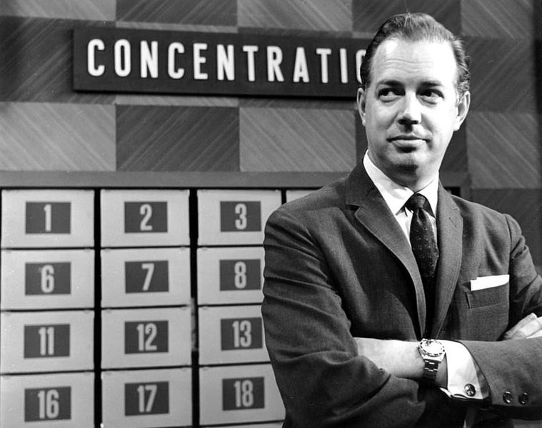 Hugh Downs hosting the game show "Concentration" in 1961| Source: Wikimedia Commons/ Public Domain