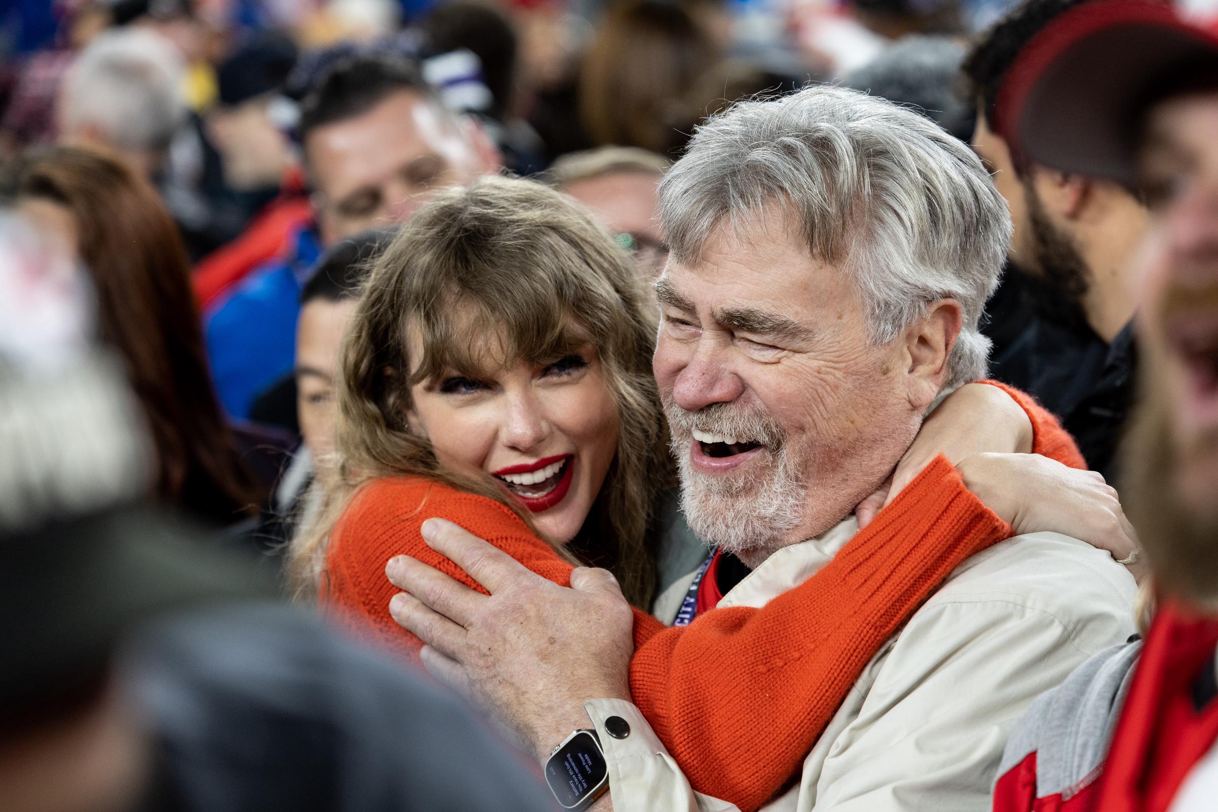 Taylor Swift hugs Ed Kielce after the AFC Championship NFL football game between the Kansas City Chiefs and Baltimore Ravens at M&T Bank Stadium on January 28, 2024 in Baltimore, Maryland. | Source: Getty Images
