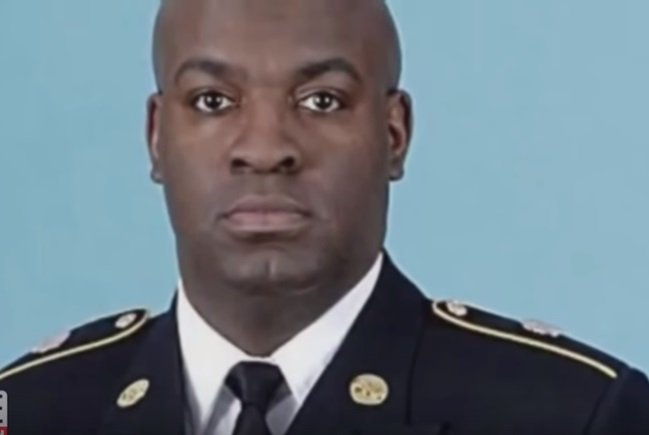 Dr. Derrick Nelson, army veteran and principal who died while donating his bone marrow to an unknown French boy| Photo: YouTube/ Inside Edition.
