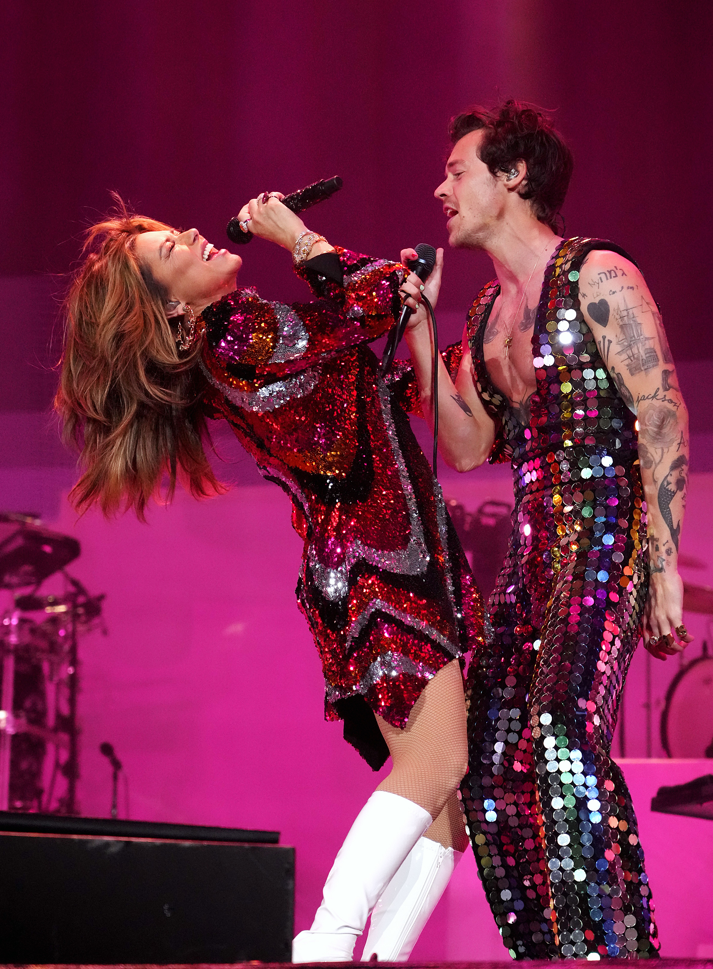 The commitment that kept Shania away involved Harry Styles, with whom she has shared the stage before. That detail quickly became the twist that divided fans between wedding loyalty and professional responsibility. | Source: Getty Images