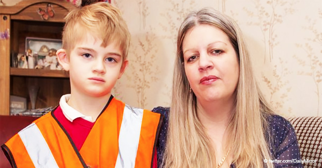 Les enseignants obligent un garçon autiste de 7 ans à porter un gilet à haute visibilité sur le terrain de jeu
