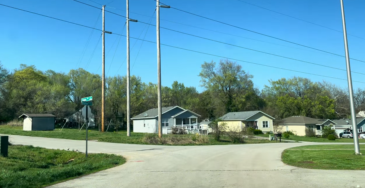 Gypsy Rose Blanchard's former neighborhood, dated July 9, 2021 | Source: YouTube/@kcvids816