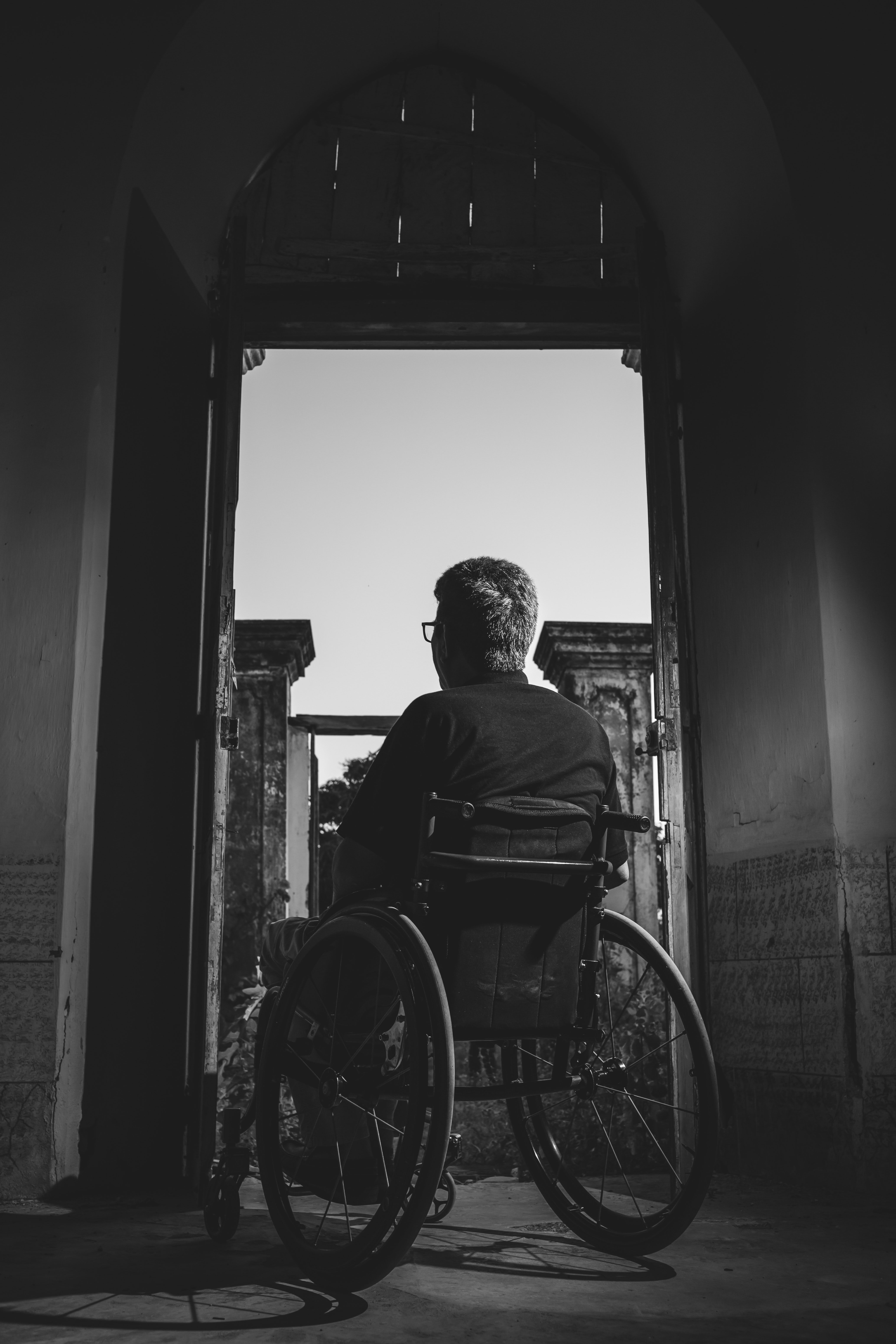 Daniel was confined to a wheelchair after a spinal injury | Photo: Pexels