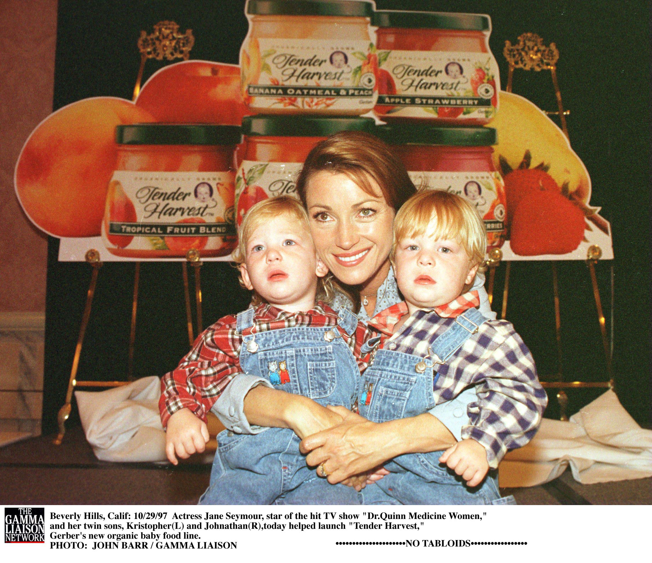 Jane Seymour photographed with her twin sons, Kristopher and John, in 1997. | Source: Getty Images