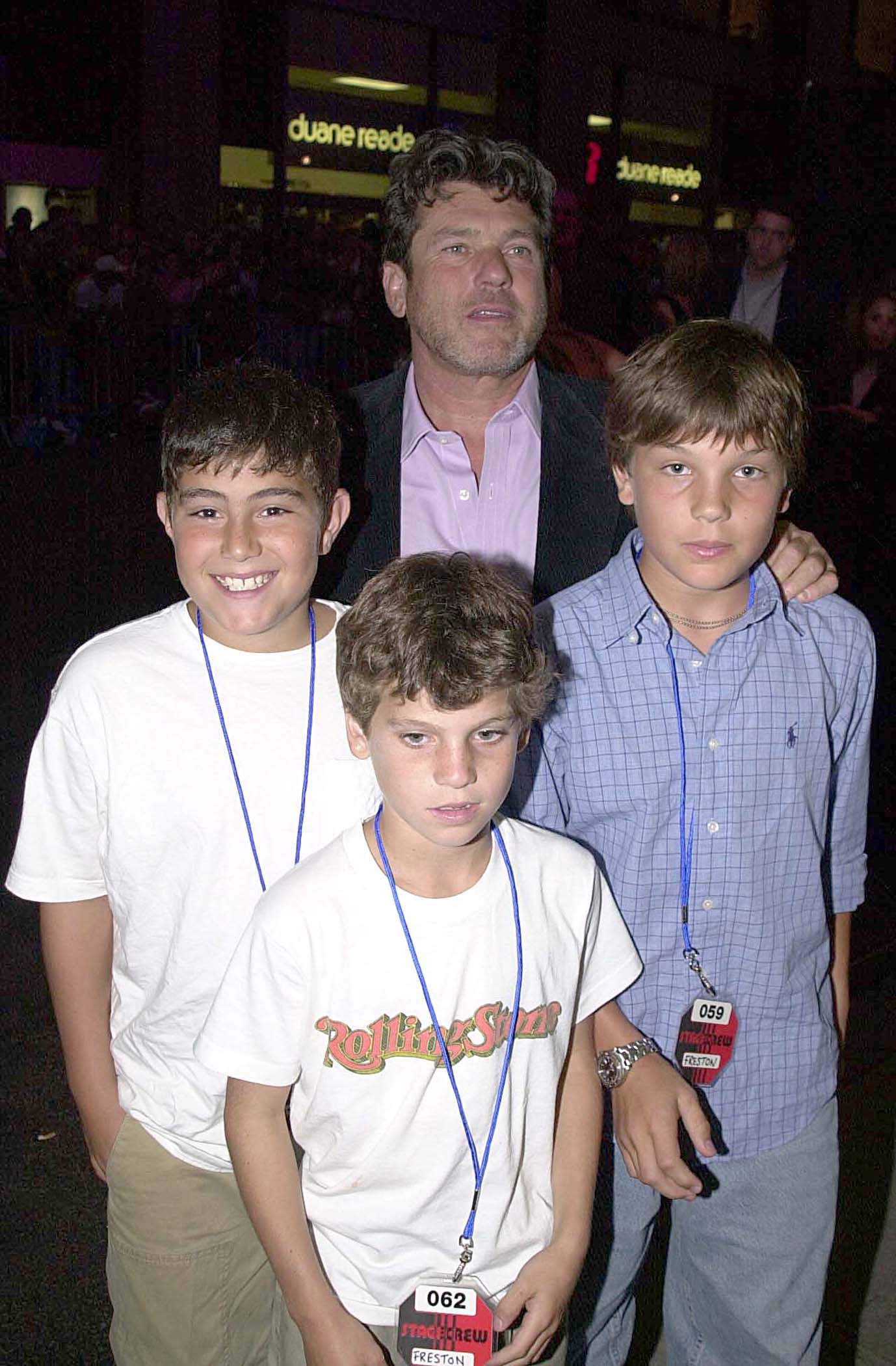 Jann Wenner and his kids during the 2000 MTV Video Music Awards at Radio City Music Hall on September 7, 2000, in New York City. | Source: Getty Images