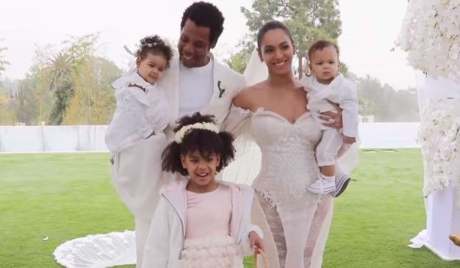 Beyoncé, Jay-Z, Blue Ivy and the twins, Rumi and Sir, on the couple's vow renewal. | Source: Screenshot, Netflix/Homecoming