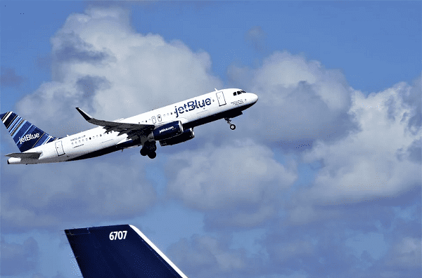Avión despegando. | Foto: Pixabay