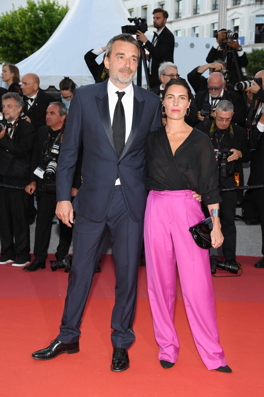 Alessandra Sublet et son époux sur le tapis rouge. | Photo : GettyImage Alessandra Sublet et son époux sur le tapis rouge. | Photo : GettyImage