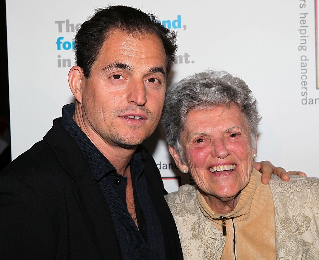 Schauspieler Michael DeLuise und Mutter Carol Arthur nehmen 2013 am Gypsy Awards Luncheon der Professional Dancers Society im Beverly Hilton Hotel in Beverly Hills teil (Foto von David Livingston) I Quelle: Getty Images