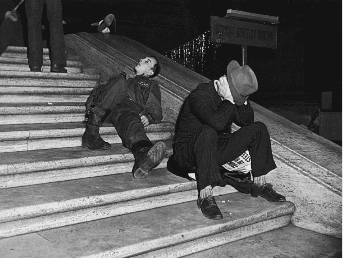 Drunk men on the steps of Grand Central Station on New Years Eve in 1940, New York | Source: Getty Images