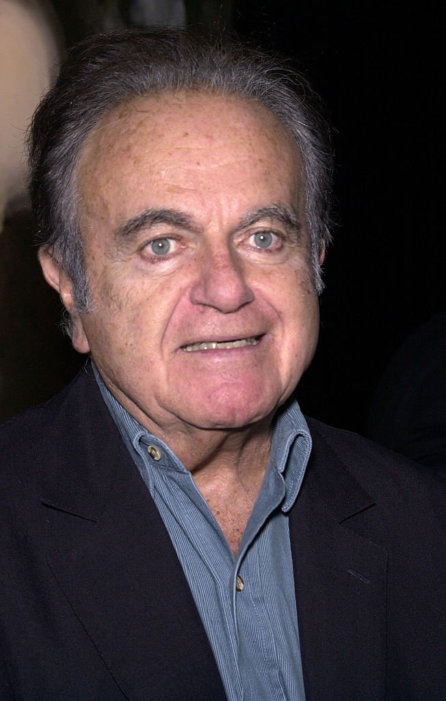 Guy Beart lors de la cérémonie des SACEM Music Awards - "Grands Prix 2002" - Paris à la SACEM à Paris, France. | Photo : Getty Images Guy Beart lors de la cérémonie des SACEM Music Awards - "Grands Prix 2002" - Paris à la SACEM à Paris, France. | Photo : Getty Images
