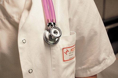 Un médecin urgentiste. l Source: Flickr