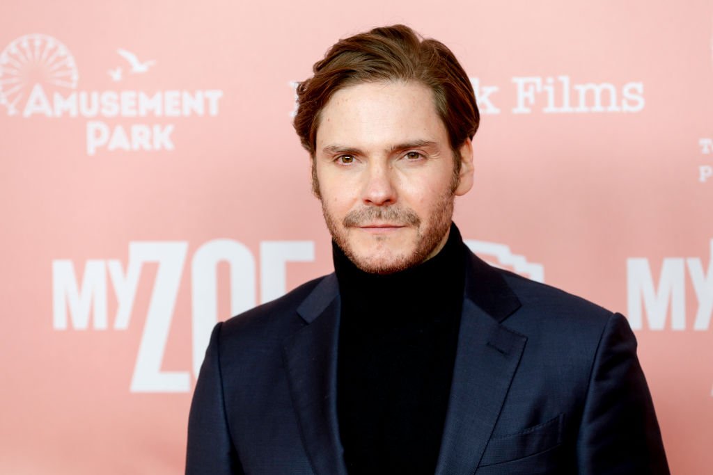 Der deutsche Schauspieler Daniel Bruehl nimmt an der Premiere von "My Zoe" im Kino International in Berlin teil. (Foto von Isa Foltin / WireImage) | Quelle: Getty images Der deutsche Schauspieler Daniel Bruehl nimmt an der Premiere von "My Zoe" im Kino International in Berlin teil. (Foto von Isa Foltin / WireImage) | Quelle: Getty images