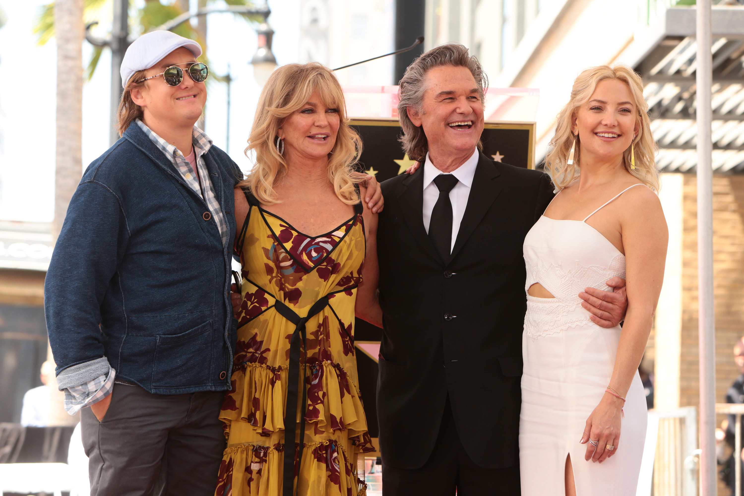 Boston Russell, Goldie Hawn, Kurt Russell and Kate Hudson seen at the Hollywood Walk of Fame on May 4, 2017 | Source: Getty Images