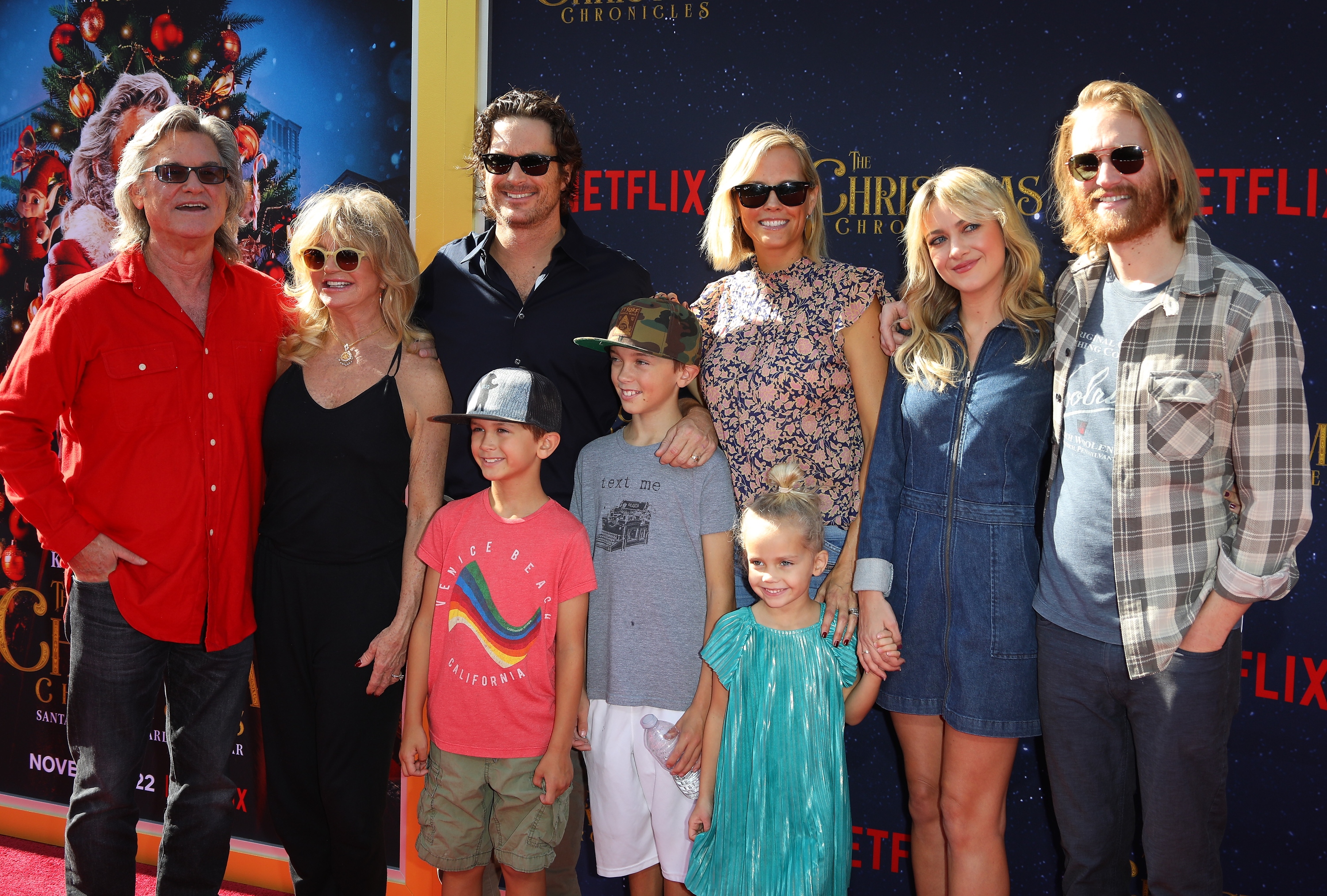Goldie Hawn, Kurt Russell, Oliver Hudson, Erinn Bartlett, Meredith Hagner, and Wyatt Russell, along with the children Rio, Bodhi, and Wilder Hudson, attend the Los Angeles premiere of "The Christmas Chronicles" on November 12, 2018. | Source: Getty Images