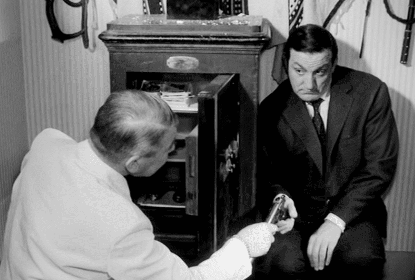 Robert Dalban dans une scène du film culte "Les tontons flingueurs" | Source : YouTube.