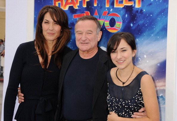 Susan Williams, Robin Williams, and Zelda Williams at Grauman's Chinese Theatre on November 13, 2011. | Photo: Getty Images