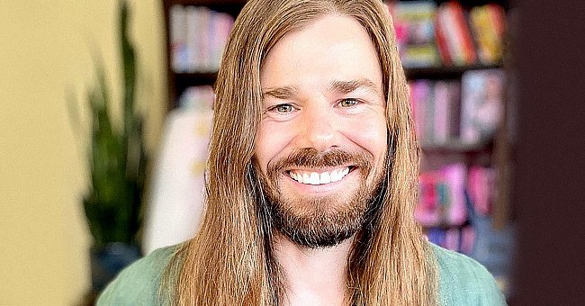 Dan Price smiles in a headshot photo. | Source:  instagram.com/danpriceseattle