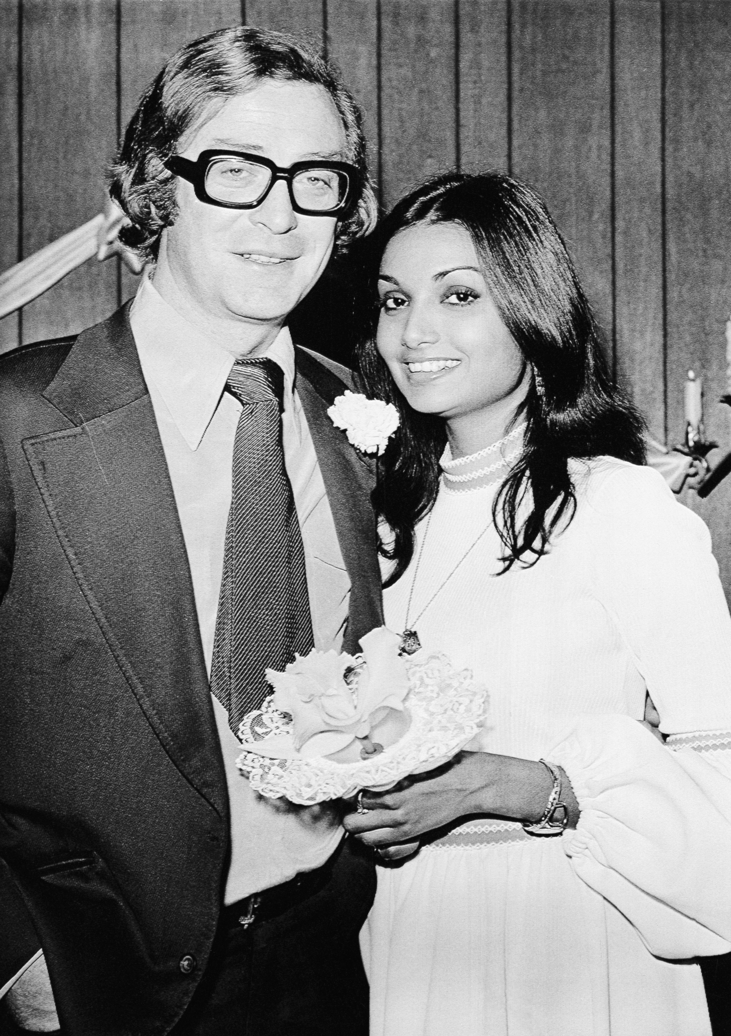 Michael Caine and Shakira Caine on their wedding day on January 8, 1978  in Las Vegas. | Source: Getty Images