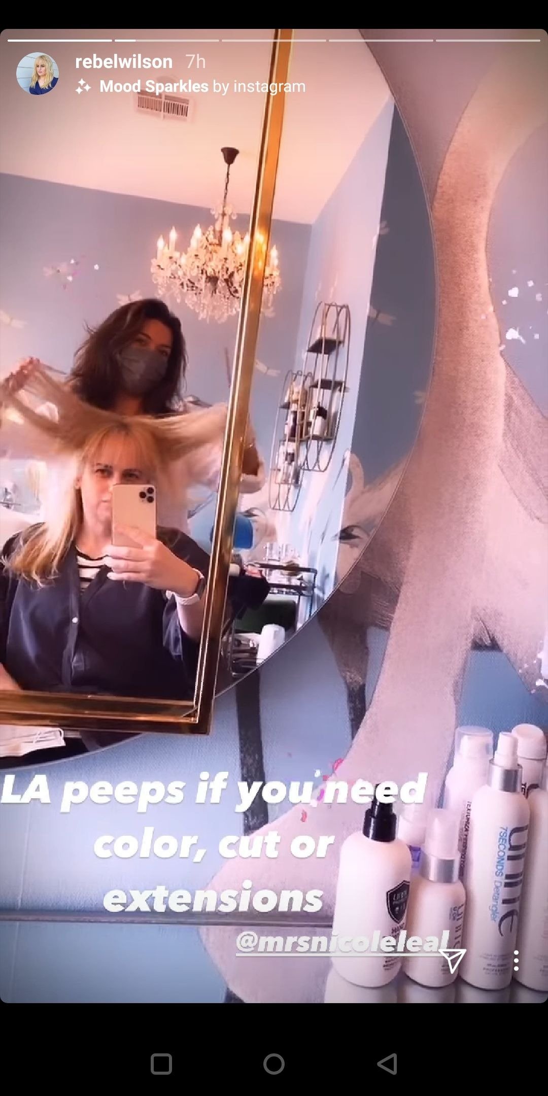 Rebel Wilson getting her hair done by LA hairstylist Nicole Leal in September 2020. I Image: Instagram/ rebelwilson