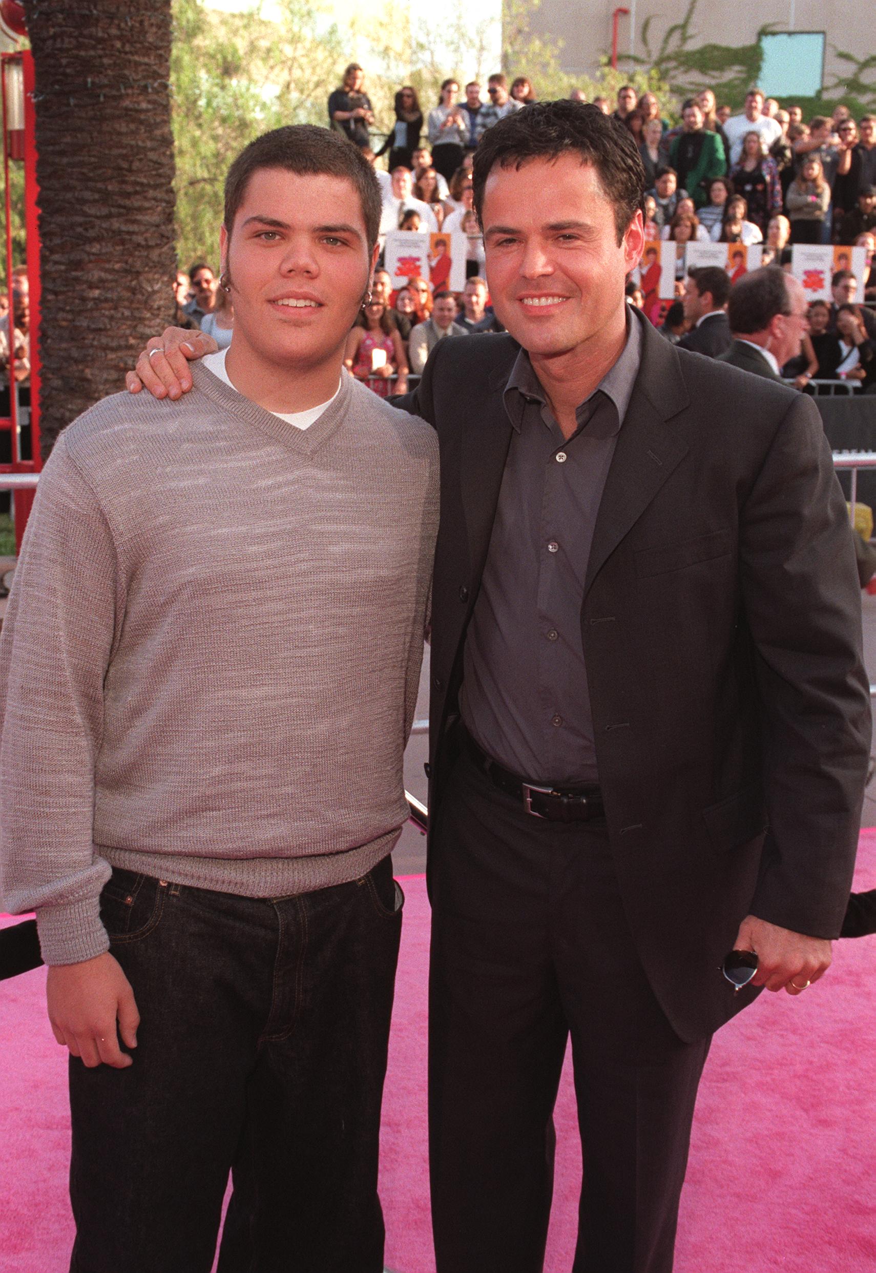 Jeremy and Donny Osmond at the premiere of ''The Spy Who Shagged Me'' on June 8, 1999. | Source: Getty Images