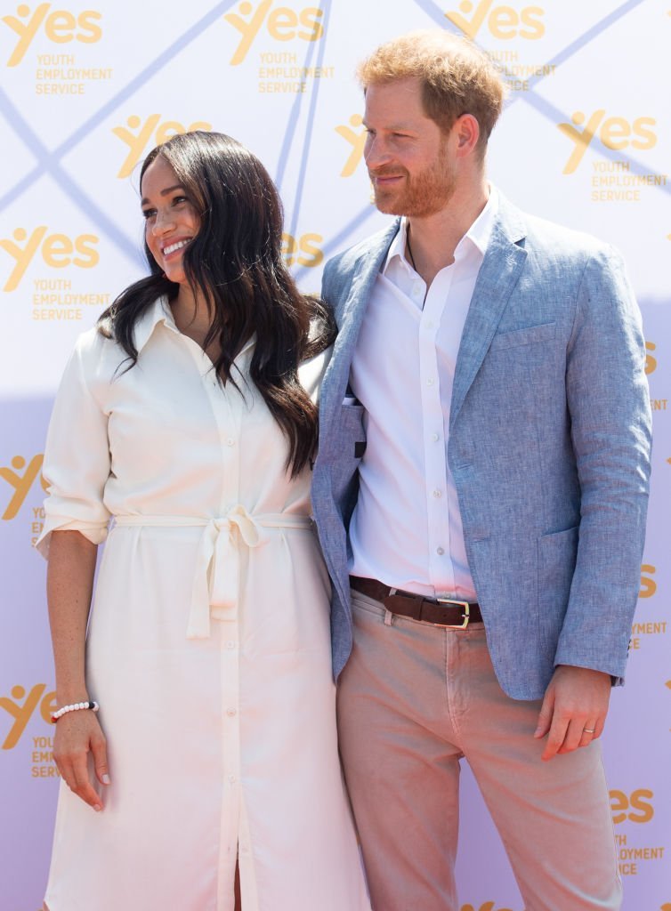 El príncipe Harry y Meghan Markle, Duques de Sussex, durante su gira real por Sudáfrica el 2 de octubre de 2019 en Johannesburgo, Sudáfrica. | Foto: Getty Images
