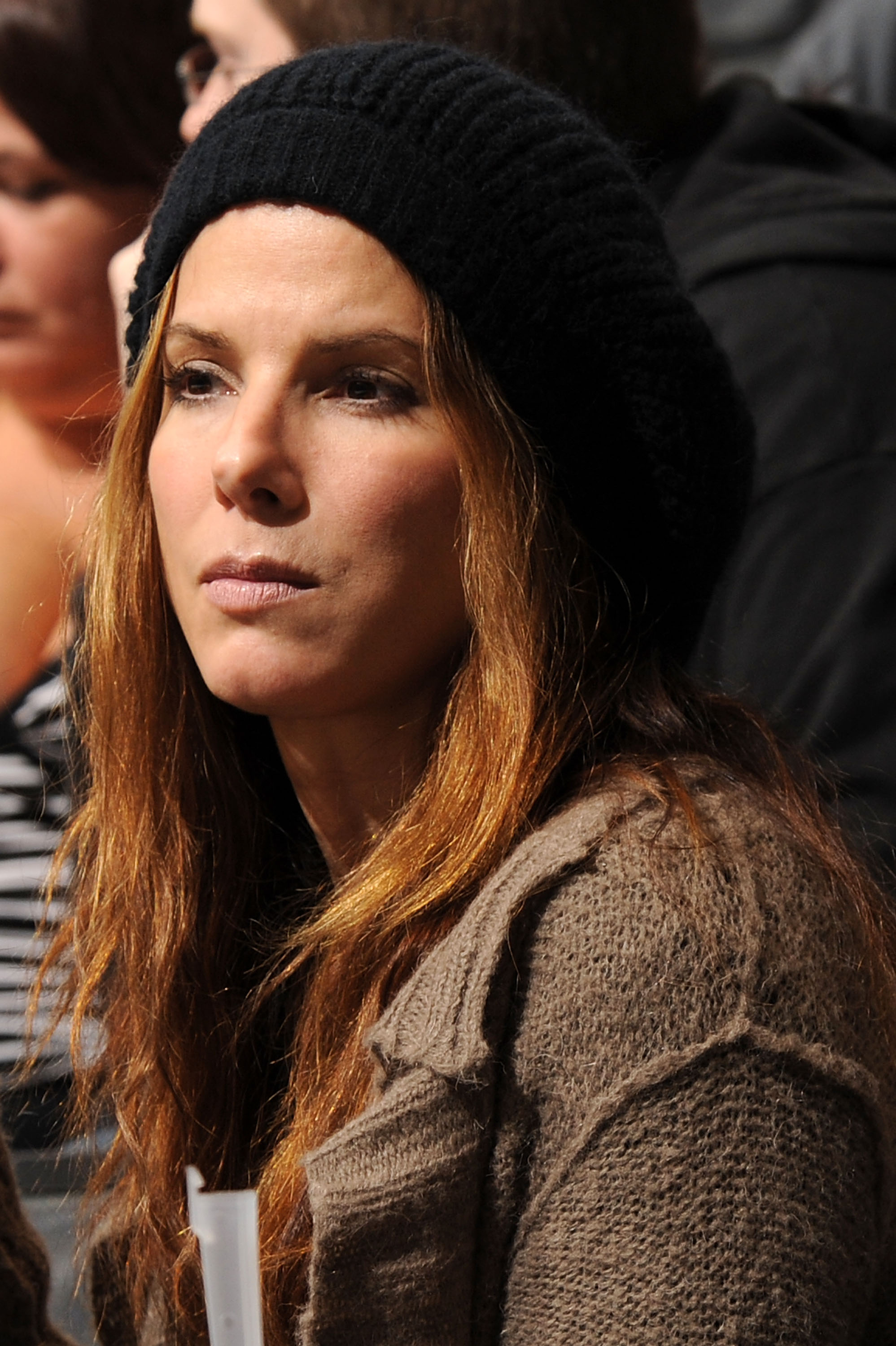 Sandra Bullock attends an NHL game on November 11, 2008 in Los Angeles, California | Source: Getty Images
