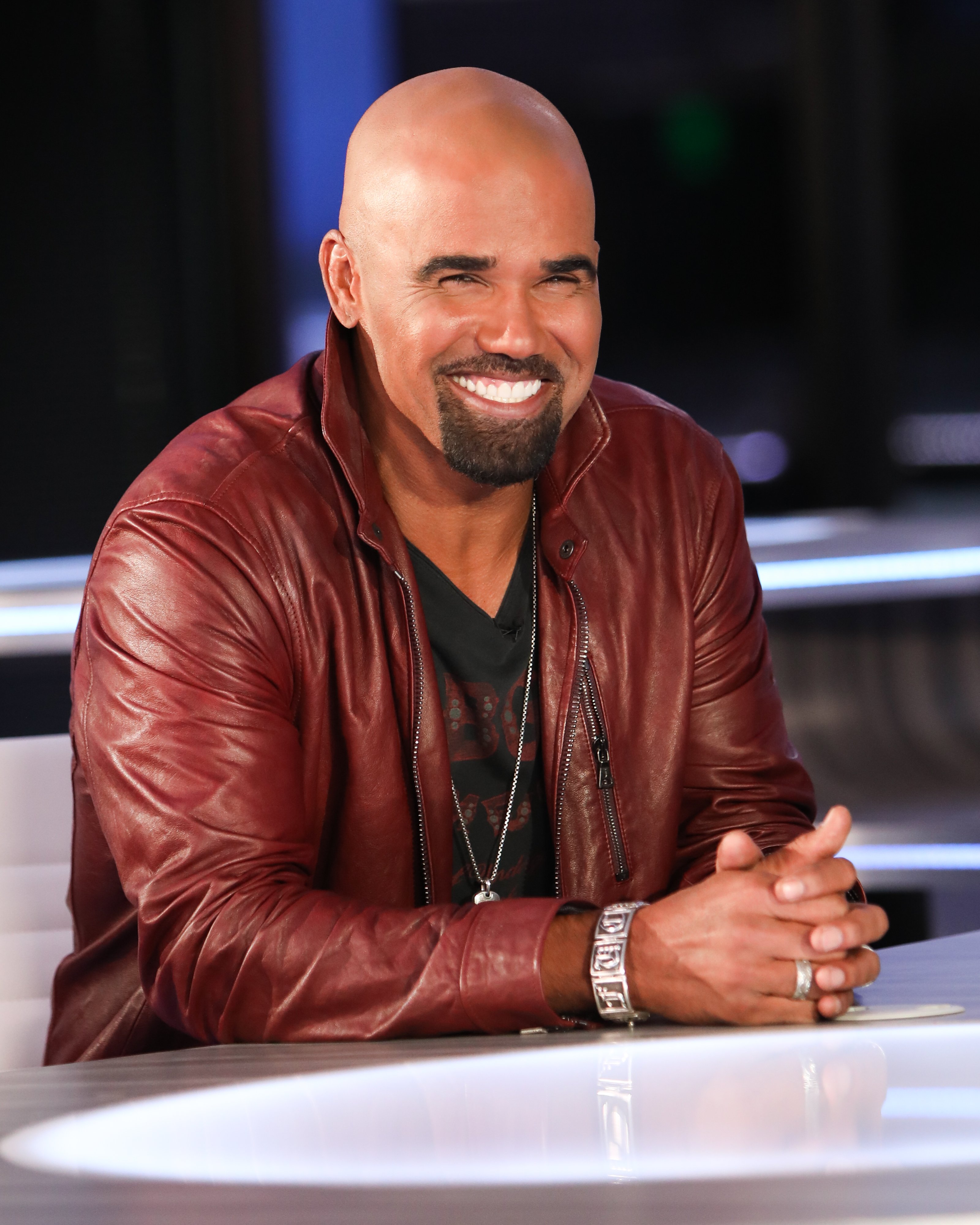 Shemar Moore flashes his pearly whites during his appearance on 'Extra' in Burbank, October, 2019. | Photo: Getty Images.