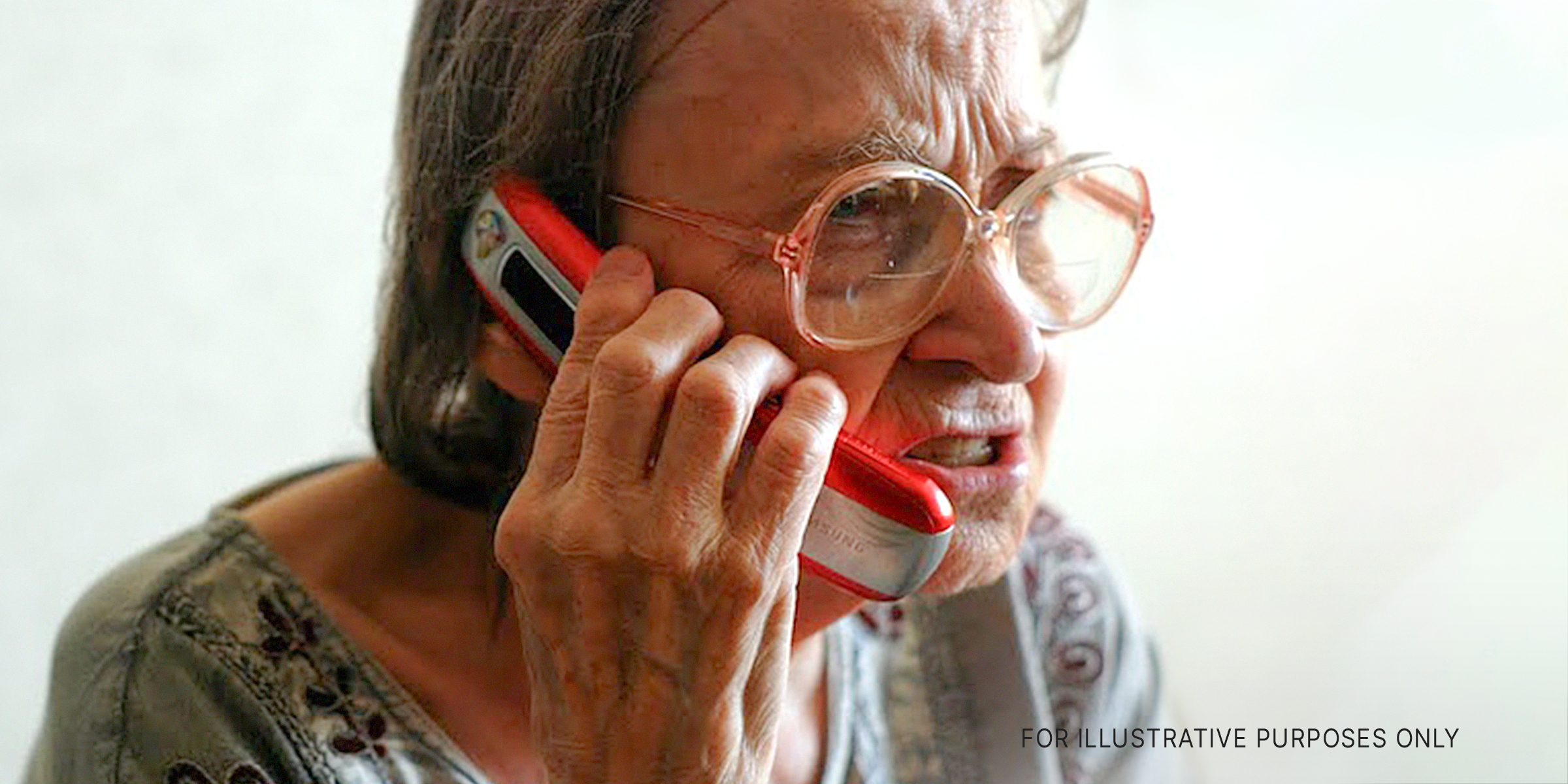 An Old Woman Speaking on a Phone | Source: Flickr.com/borosjuli/CC BY 2.0