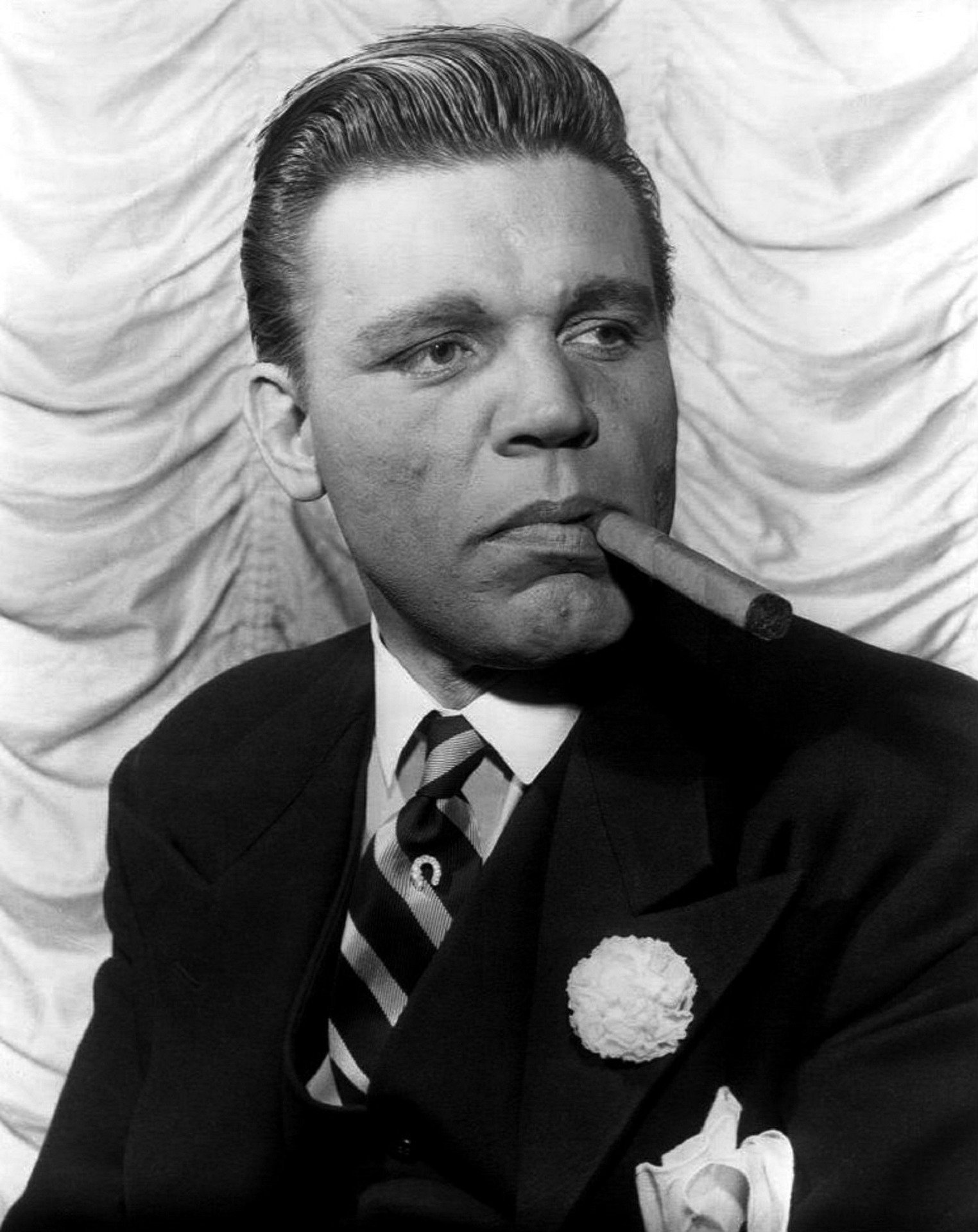 A portrait of Neville Brand. | Source: Pixabay