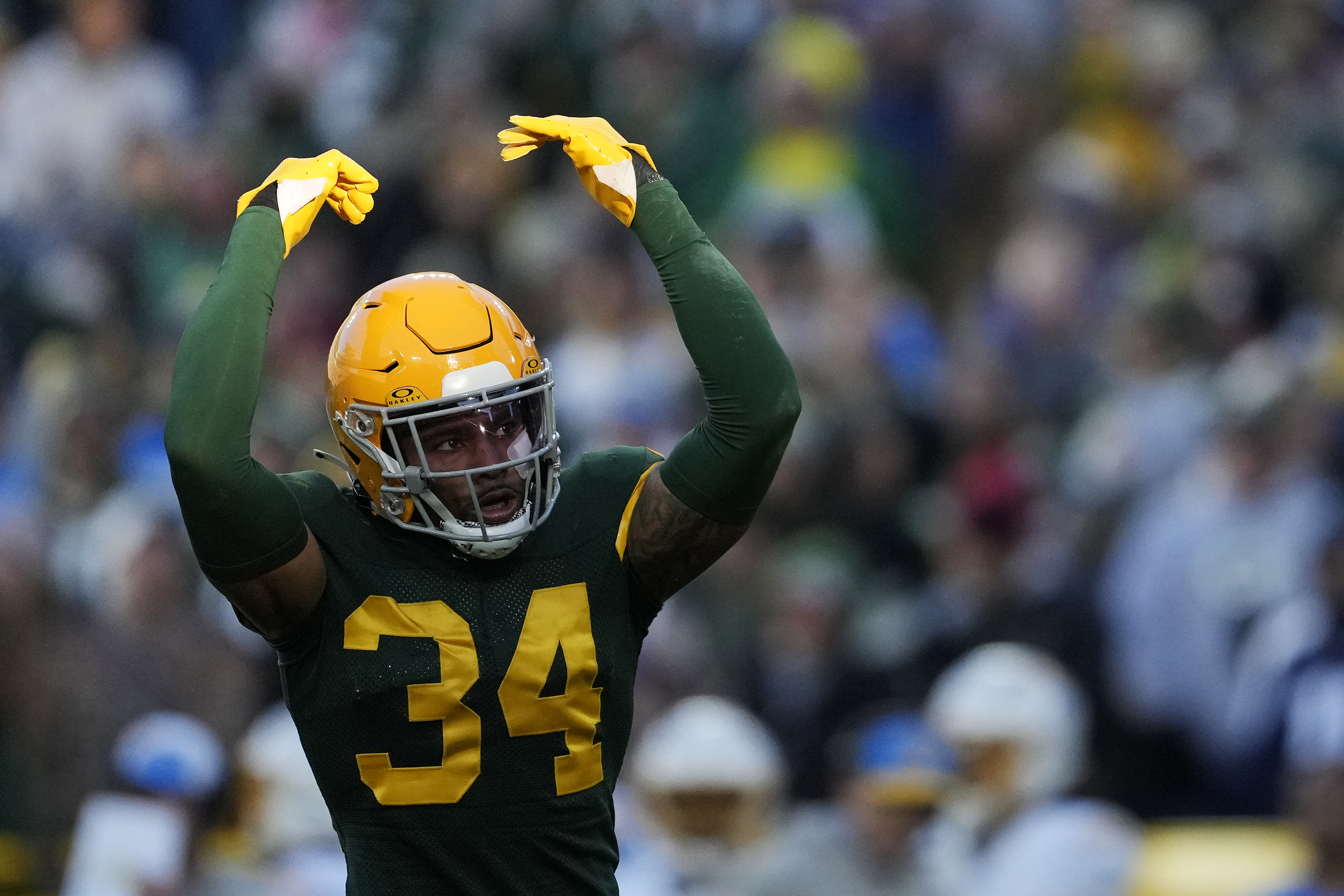 Jonathan Owens of the Green Bay Packers reacts in a match against the Los Angeles Chargers on November 19, 2023, in Green Bay, Wisconsin | Source: Getty Images