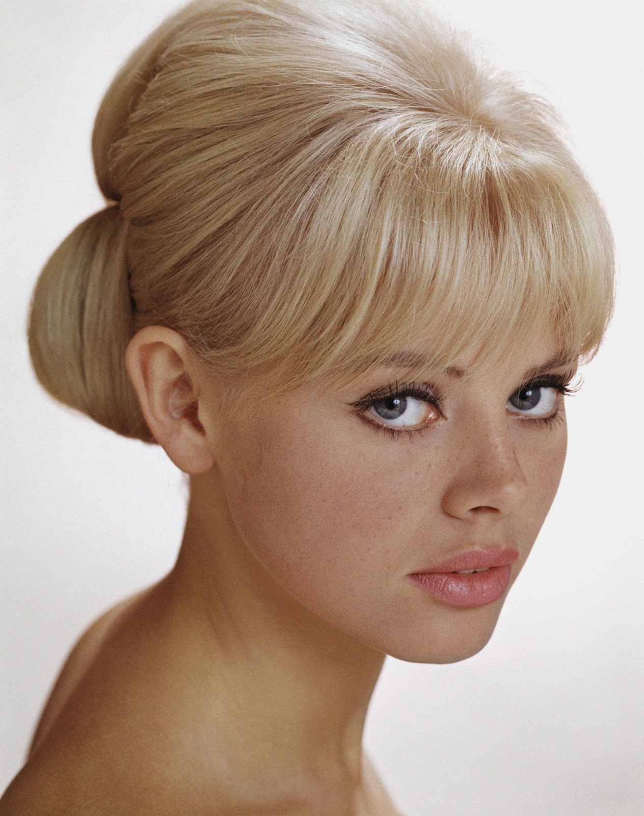 The famous actress circa 1964. | Source: Getty Images