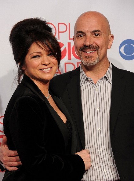 Valerie Bertinelli, winner of Favorite Cable TV Comedy Award for "Hot in Cleveland," and husband Tom Vitale in the press room during the 2012 People's Choice Awards on January 11, 2012 | Photo: Getty Images